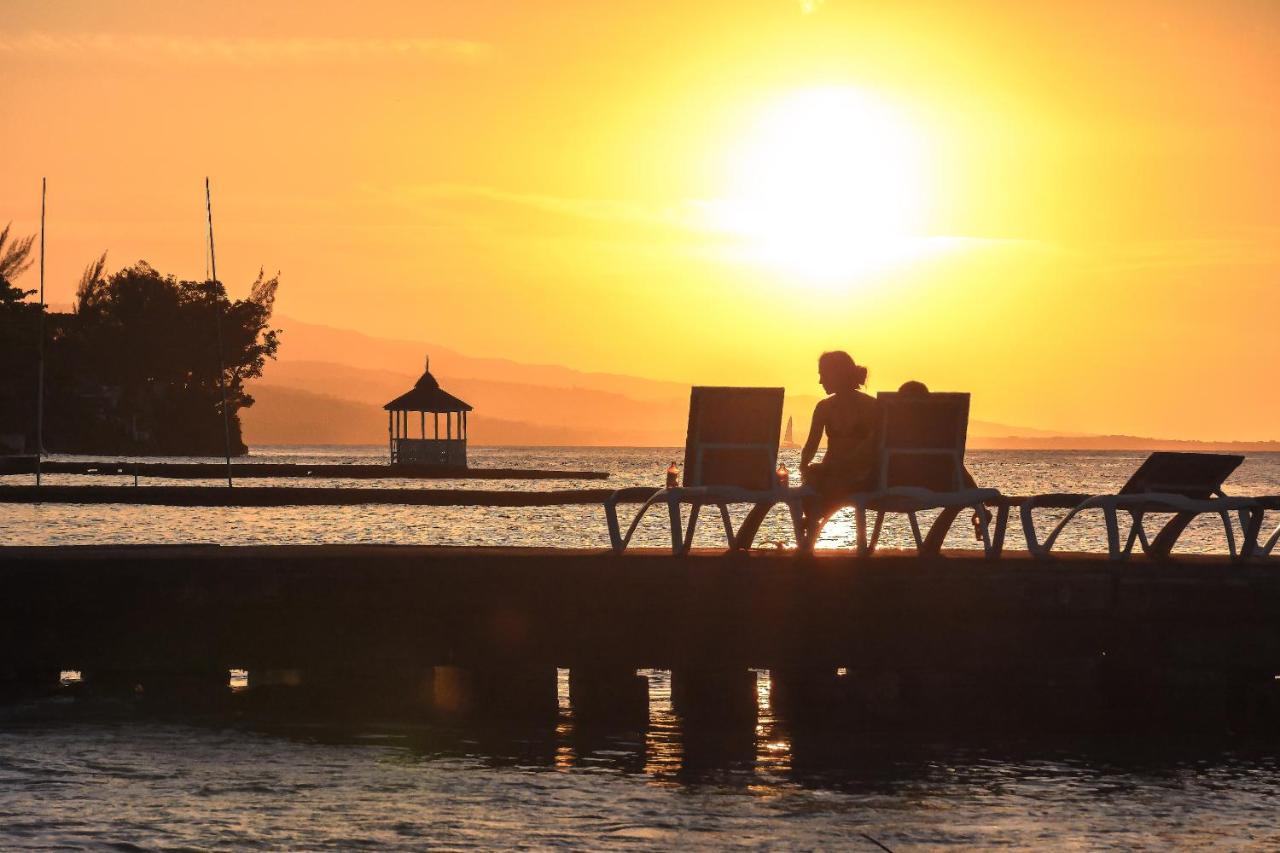 Kaz Kreol Beach Hotel Ocho Rios Esterno foto