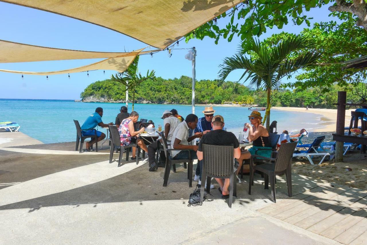 Kaz Kreol Beach Hotel Ocho Rios Esterno foto